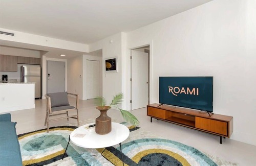 Coral Way House | Minutes from Miracle Mile | Roami at Grove 27