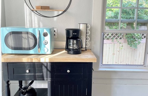 Buzzards Bay Cottage | Minutes to beaches & canal Family friendly updated beach house
