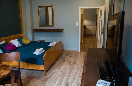 Stare Miasto Apartment | Miodowa Faktoria 2 by Rentoom