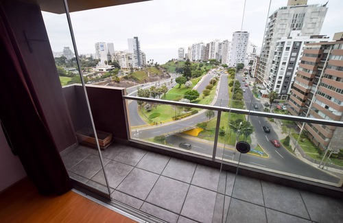 San Antonio Apartment | Miraflores4Rent Mar y Vista