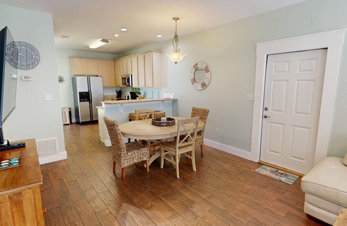 Destin House | Miramar Palms #5 3 Bedroom Condo by RedAwning