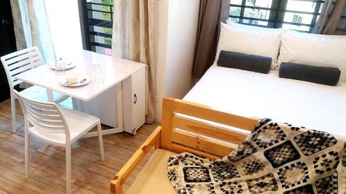 Baguio Apartment | Mireya's Studio Condo at Goshen Towers - Session Road