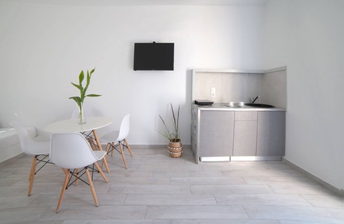 Agrilia House | Mirsini Studios & Apartments