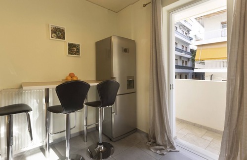 Makrigianni Apartment | MisaraliotouA3 · 3BR Prime APT a breath away from