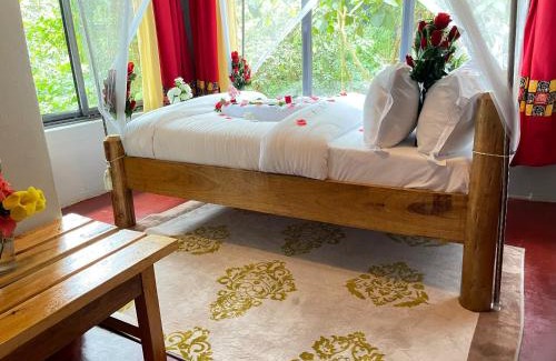 Sipi Cabin | MISE CAVE LODGE