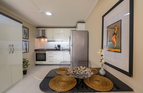 Kaleici Apartment | Missafir Chic Flat Near Hadrian s Gate