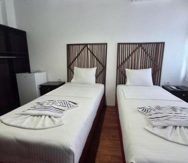 Gjirokaster House | MiziriGuestHouse