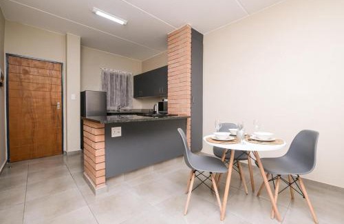 Greater Johannesburg Metropolitan Area Apartment | Mkhonto's waterfall ridge
