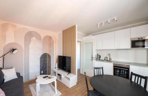 Zagreb Apartment | ML Apartment-2Bedroom free parking -Self check in