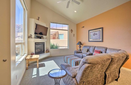 Moab South Valley House | Moab Townhome with Pool Access and Stunning Mtn Views!