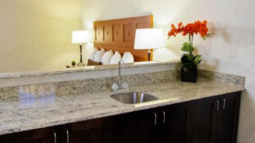 Moab Hotel | Moab Valley Inn