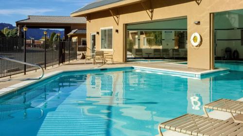 Moab Hotel | Moab Valley Inn