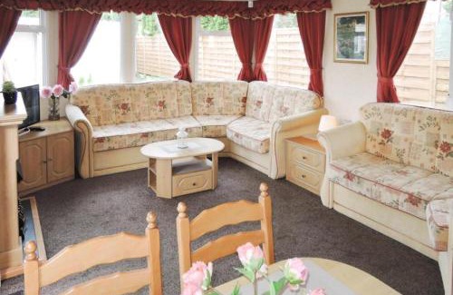 Kolczewo House | Mobile home in Kolczewo with a terrace