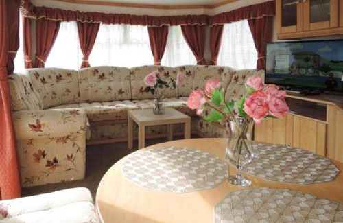 Kolczewo House | Mobile home in Kolczewo with a terrace