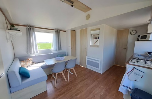 Cleder House | Mobile Home 'Ty Reuniou' with Sea View, Private Terrace and Private Garden