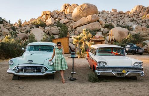 Pioneertown House | Mod West Ranch Breathtaking Boulder Playground