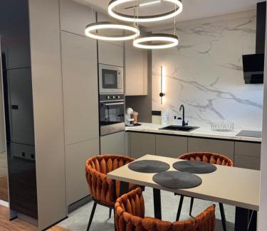 Pardubice Apartment | Moderní Hi-Tech apartmán v centru Pardubic - Wi-Fi, Netflix, projektor