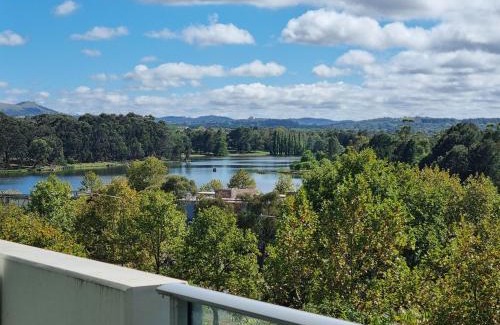 Belconnen Apartment | Modern 1 Bedroom apartment with Pool, Gym & Water Views