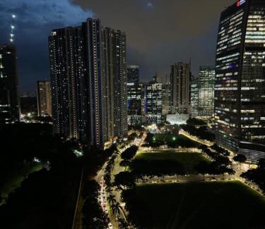 Bonifacio Global City Apartment | Modern 1BR Executive Suite l Best City View of BGC l The Residences BCCT