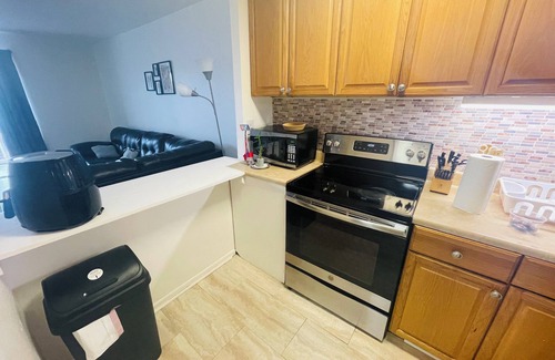Elkins Park Apartment | Modern 1BR Retreat in Elkins Park Monthly Discount