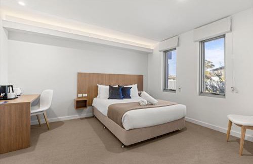 Callala Beach Hotel | Modern 2 Bed Apartment with BBQ - 6 Min walk to beach