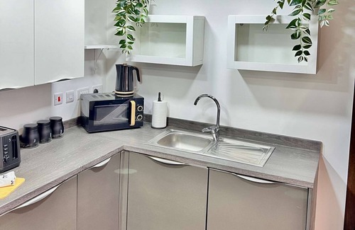 Sheldon Apartment | Modern 2 Bed Flat |10 Mins to NEC/BHX/HS2/Solihull