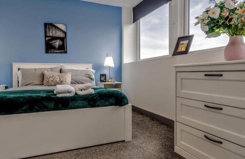 Yeadon Apartment | Modern 2-Bed Flat in Leeds by Brookland Stays Serviced Short Lets with Free WiFi