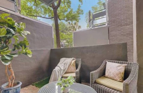 Junius Heights Condo | Modern 2BR, 2BA luxury condo in central Dallas with private patio, designer interiors, and access to award-winning courtyard retreat.