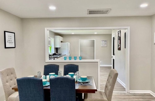 High Point House | Modern 3 Bdrm Private Home in Heart of High Point