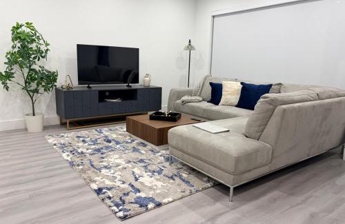 The Roads House | Modern 3BR-3 Bath Home near Calle 8 & Brickell 1GB Wi-Fi Speed