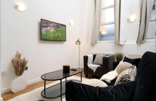 Spitalfields Apartment | Modern 3BR - Flat Sleeps 8 - Walk to Liverpool St