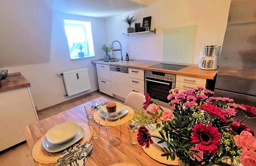 Brand-Erbisdorf Apartment | Modern 3BR Netflix, coffee timer, WIFI, parking☀️