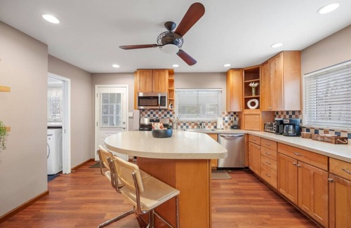 Clawson House | Modern 4BR Escape Near Downtown Clawson – Sleeps 8