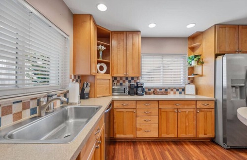 Clawson House | Modern 4BR Escape Near Downtown Clawson – Sleeps 8