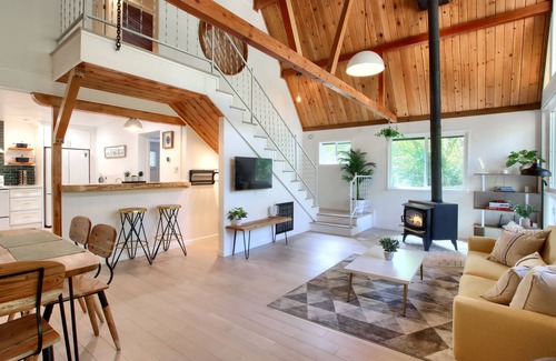 Yosemite Forks Cabin | Modern A-Frame next to a creek, minutes to Bass Lake and close to Yosemite