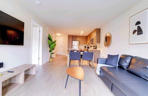 Jefferson Manor Apartment | Modern Alexandria Apt | Shopping & Metro Nearby