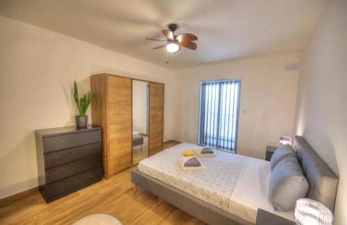 Pieta Apartment | Modern and centrally located large one bedroom apartment KBON1-1