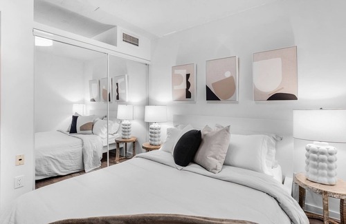 St. Lawrence Apartment | Modern and Luxurious Condo in the Downtown Core