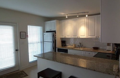Cape May Condo | Modern and up-to date second-floor BEACH BLOCK END UNIT!