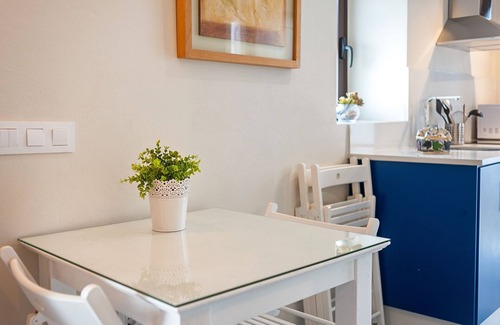 San Ambrosio Apartment | Modern Apartment in Great Location with Wi-Fi, Air-Conditioning & Terrace