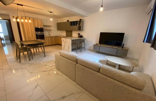 Gzira Apartment | Modern Apart Heart Of Sliema V122