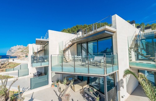 Cala San Vicente Apartment | Modern Apartment with sea views, Wifi, AAC, in Cala Sant Vicenç, Pollença