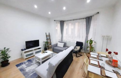 Sint-Jans-Molenbeek Apartment | Modern Apartment in Molenbeek-Saint-Jean/77 m²/Parking