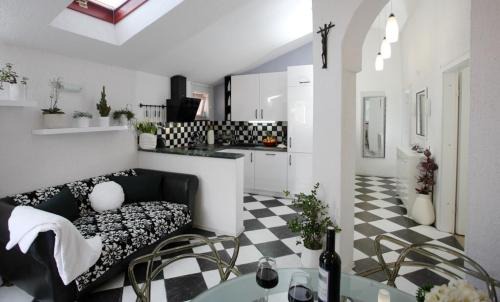 Primosten Apartment | Modern Apartment in Primošten