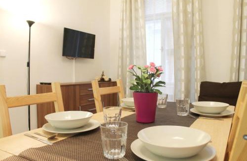 Nove Mesto Apartment | Modern Apartment Ve Smečkách 28
