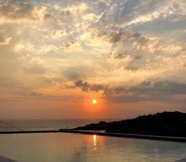 Koundouros Apartment | modern apartment with a sea view and swimming pool in Koundouros