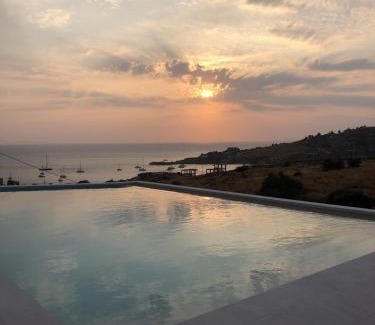 Koundouros Apartment | modern apartment with a sea view and swimming pool in Koundouros