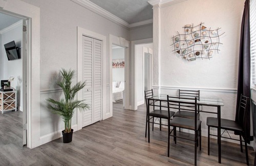 Swann Estates Apartment | Modern apt in the HEART of TAMPA