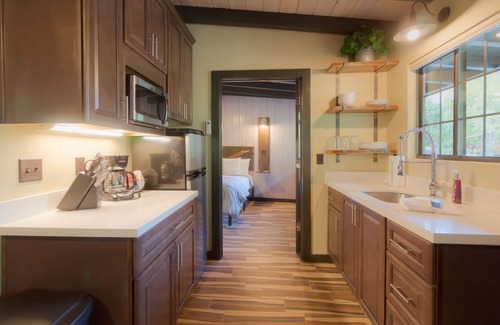 Sedona Cabin | Modern cabin for 4 with views of the red rocks and next to Slide Rock State park