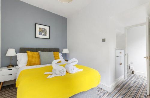 Somers Town Apartment | Modern Camden Apartment with Large Private Garden